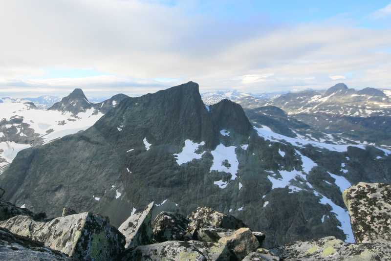 Falketind i syningen